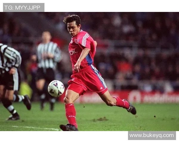 历史长河中的足球传奇人物是谁