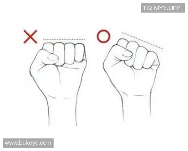 如何绘制足球明星踢球的生动图像技巧与步骤详解