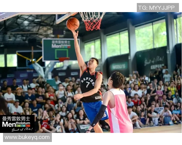 日本足球明星精彩挑战合集展现球技与魅力的精彩瞬间