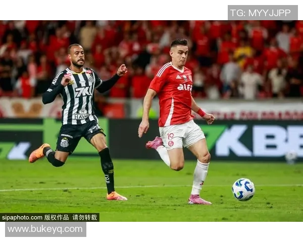 巴西队足球明星展现华丽技艺引领全球足球风潮